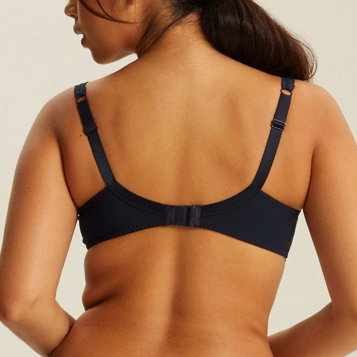 Soutien-gorge Emboîtant Avec Armatures Noir Sublime AMELIA 2 Soutien-gorge Emboîtant Avec Armatures Noir Sublime AMELIA – Image 2