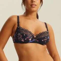 Soutien-gorge Emboîtant Avec Armatures Noir Gold LUCCIA TWIST -Bestform Lingerie Promos Magasin BL14609 9N5 WEB 11