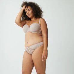 Soutien-gorge Bandeau Avec Armatures Beige Noisette Stockholm 5 Soutien-gorge Bandeau Avec Armatures Beige Noisette Stockholm -Bestform Lingerie Promos Magasin BL25446 042 WEB 3